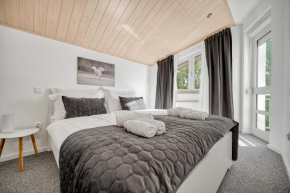 ASTAREA - penthouse in green & nature - hot tub - free private parking - terrace - peace